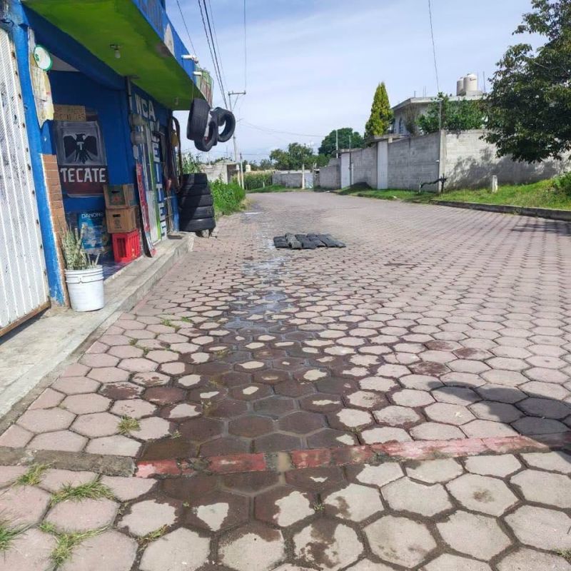 Gobierno en tu Barrio atiende fugas de agua potable en Quiahuixtla Sur